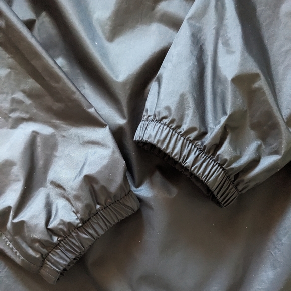 The North Face Rain Coat - Picture 7 of 12